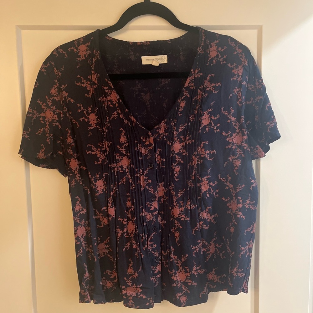Treasure & Bond short sleeve top